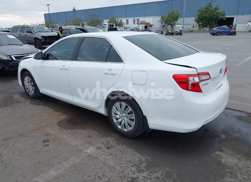 Photo 3 of 2013 Toyota Camry LE (VIN 4T1BF1FK0DU237426)