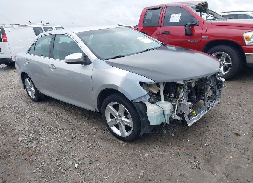 2013 Toyota Camry SE (VIN 4T1BF1FK0DU239032) main photo