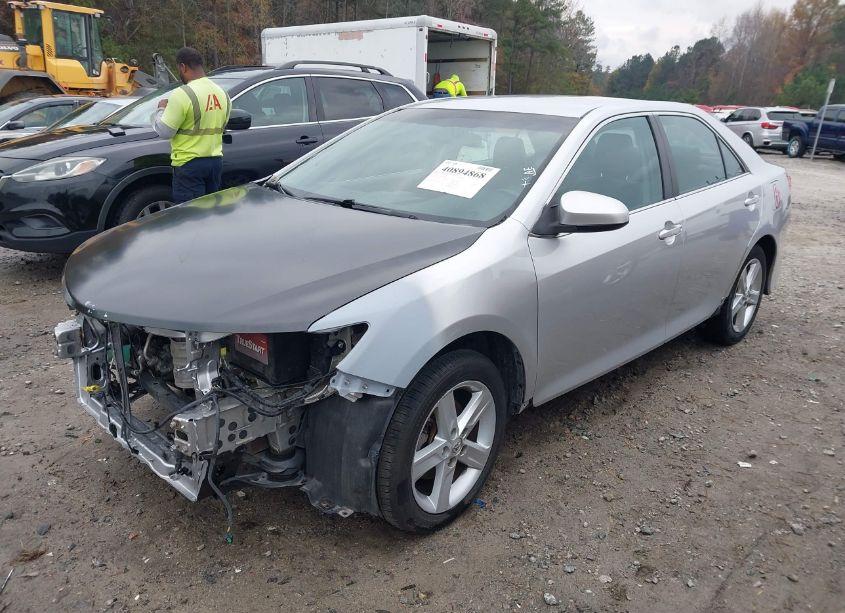 Photo 2 of 2013 Toyota Camry SE (VIN 4T1BF1FK0DU239032)