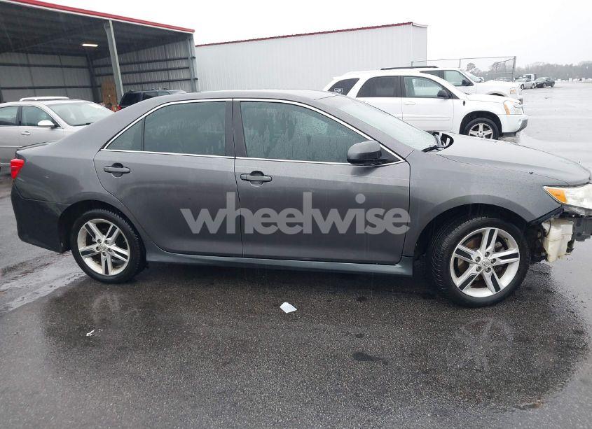 Photo 13 of 2013 Toyota Camry SE (VIN 4T1BF1FK0DU251780)