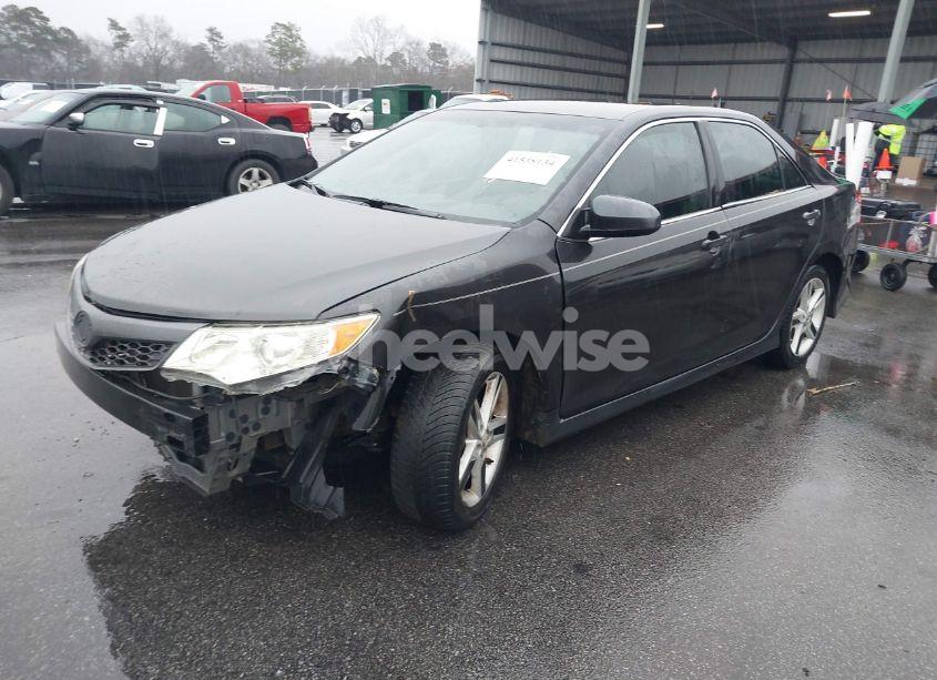 Photo 2 of 2013 Toyota Camry SE (VIN 4T1BF1FK0DU251780)