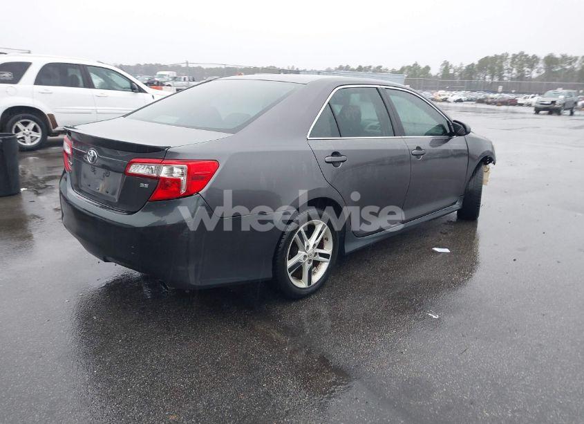 Photo 4 of 2013 Toyota Camry SE (VIN 4T1BF1FK0DU251780)