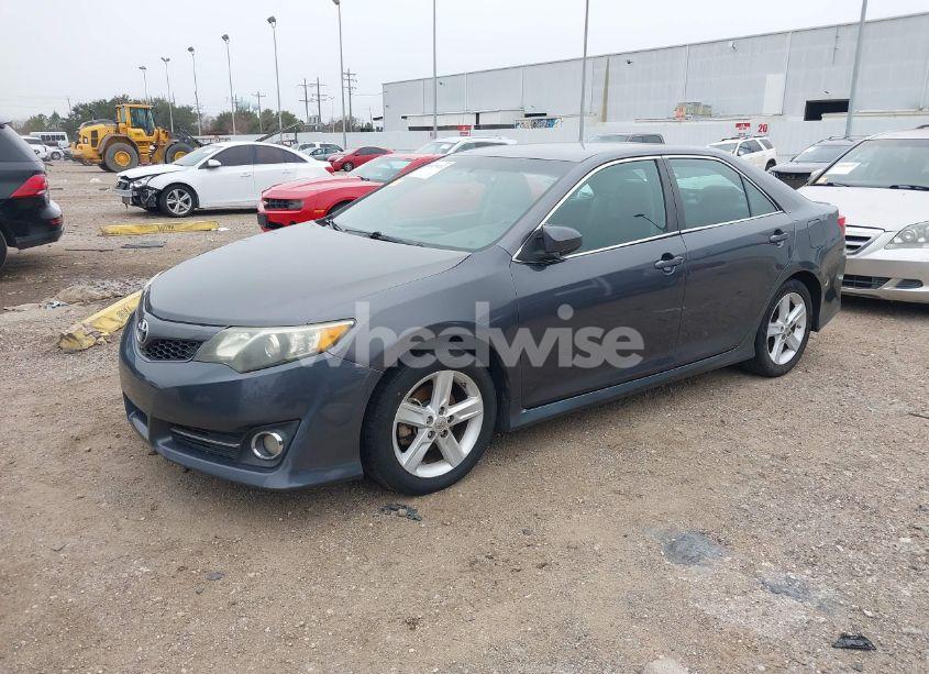 Photo 2 of 2013 Toyota Camry SE (VIN 4T1BF1FK0DU269356)