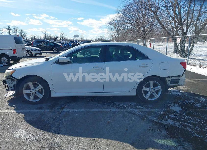 Photo 14 of 2013 Toyota Camry SE (VIN 4T1BF1FK0DU286755)