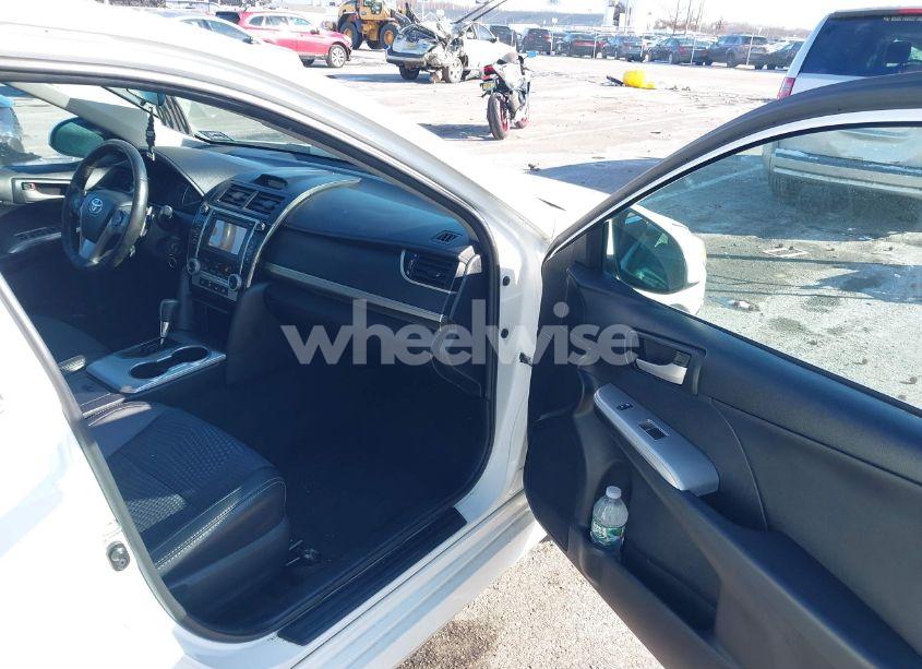 Photo 5 of 2013 Toyota Camry SE (VIN 4T1BF1FK0DU286755)