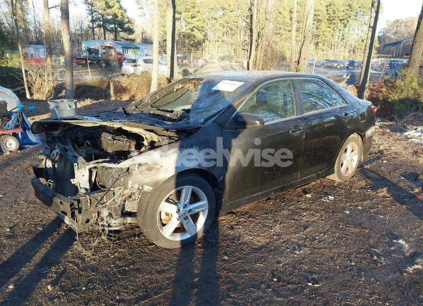 Photo 2 of 2013 Toyota Camry SE (VIN 4T1BF1FK0DU657381)