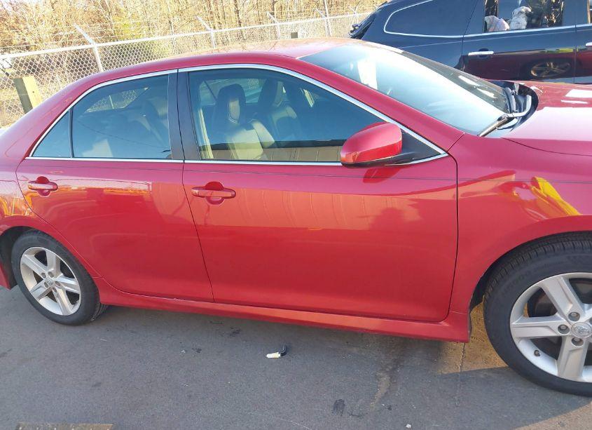 Photo 13 of 2013 Toyota Camry SE (VIN 4T1BF1FK0DU657817)