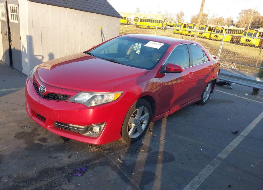 Photo 2 of 2013 Toyota Camry SE (VIN 4T1BF1FK0DU657817)