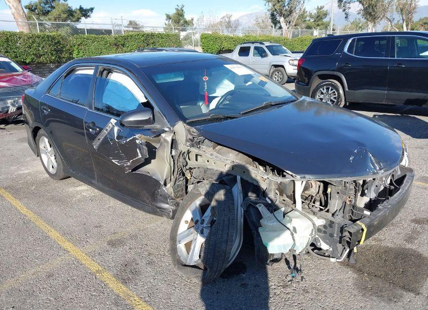 2013 Toyota Camry SE (VIN 4T1BF1FK0DU659146) main photo