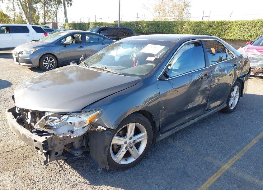 Photo 2 of 2013 Toyota Camry SE (VIN 4T1BF1FK0DU659146)