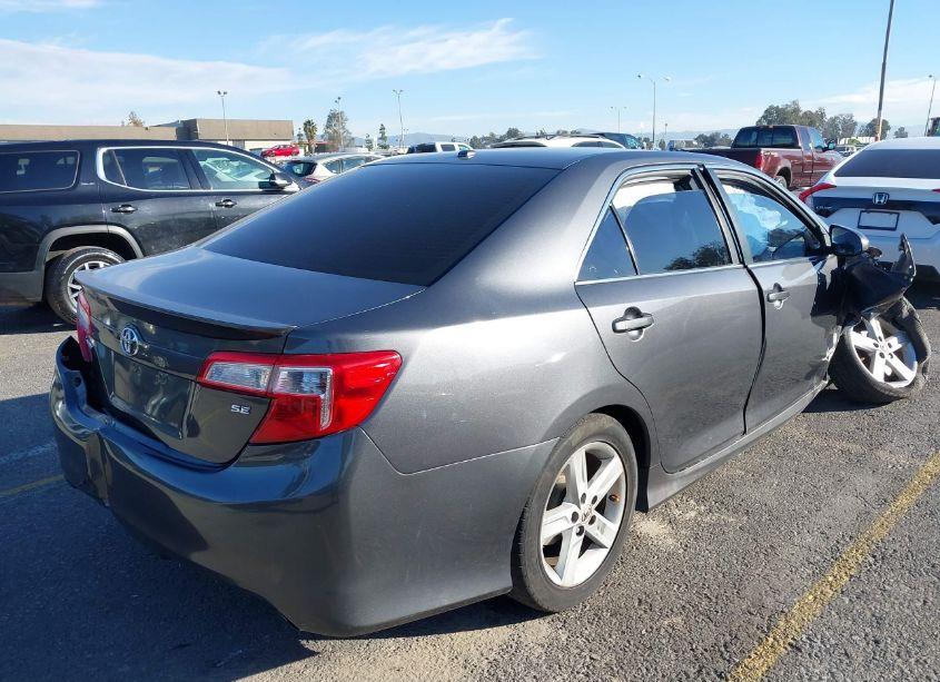 Photo 4 of 2013 Toyota Camry SE (VIN 4T1BF1FK0DU659146)