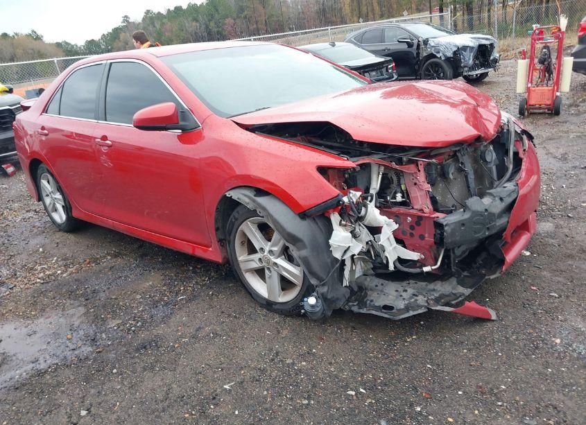 2013 Toyota Camry SE (VIN 4T1BF1FK0DU659308) main photo