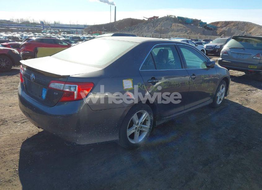 Photo 4 of 2013 Toyota Camry SE (VIN 4T1BF1FK0DU661947)