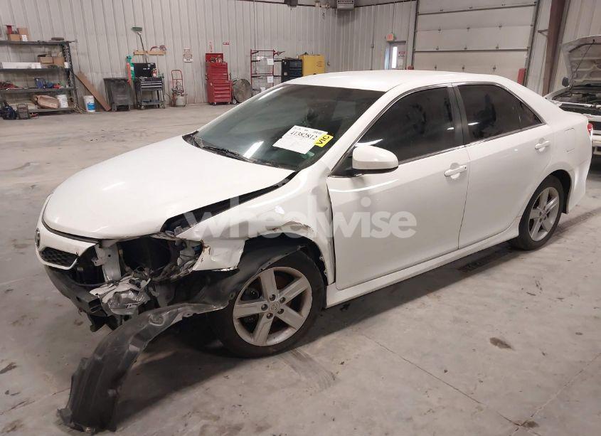 Photo 2 of 2013 Toyota Camry SE (VIN 4T1BF1FK0DU692180)