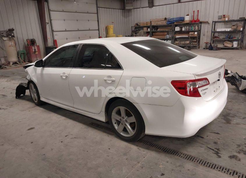 Photo 3 of 2013 Toyota Camry SE (VIN 4T1BF1FK0DU692180)