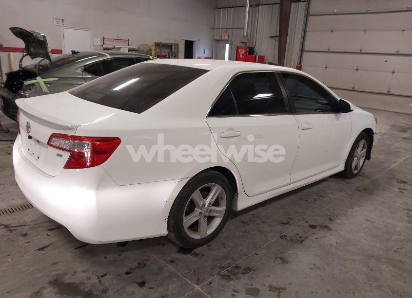 Photo 4 of 2013 Toyota Camry SE (VIN 4T1BF1FK0DU692180)