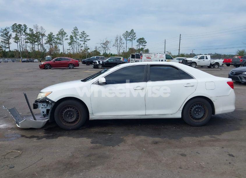 Photo 14 of 2013 Toyota Camry L (VIN 4T1BF1FK0DU705543)