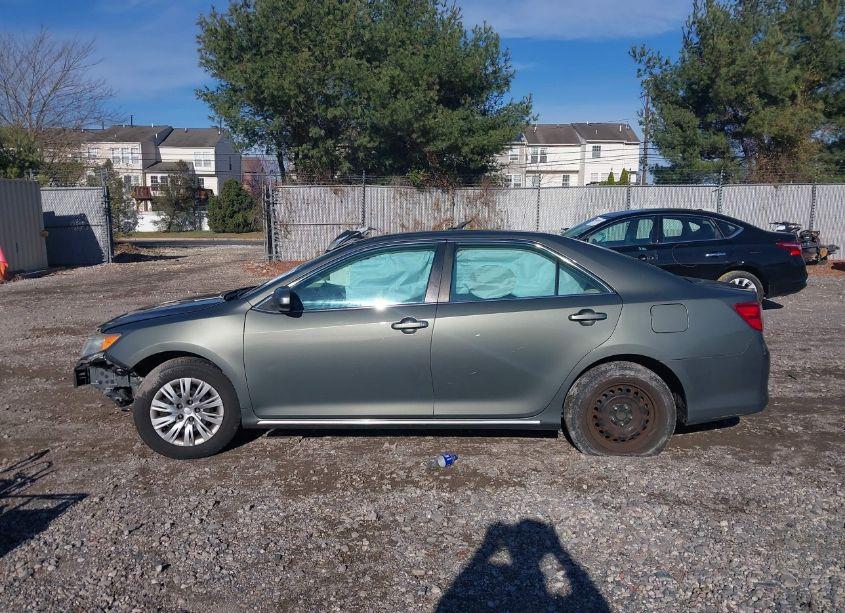 Photo 14 of 2013 Toyota Camry LE (VIN 4T1BF1FK0DU723721)