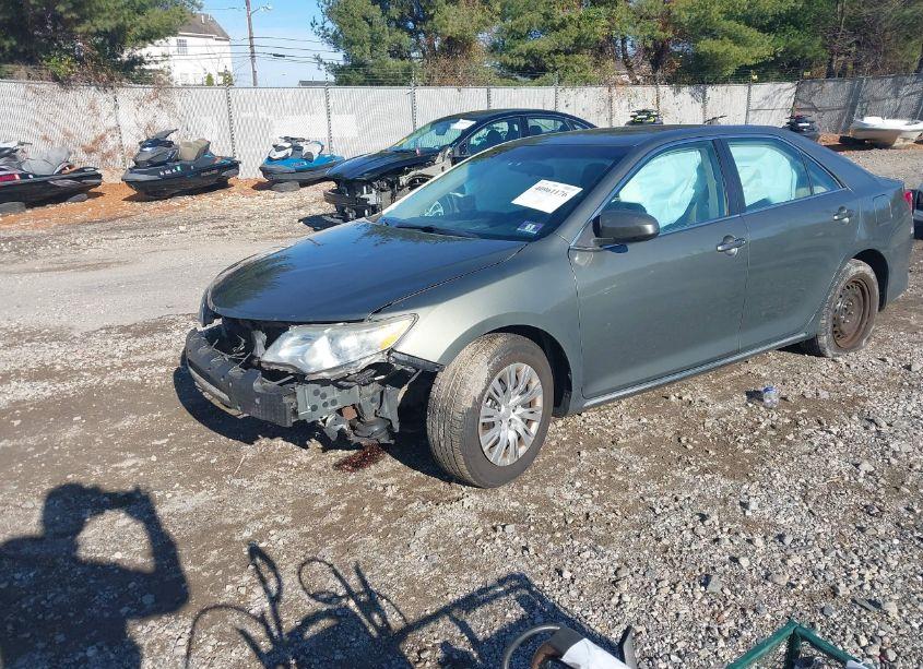 Photo 2 of 2013 Toyota Camry LE (VIN 4T1BF1FK0DU723721)
