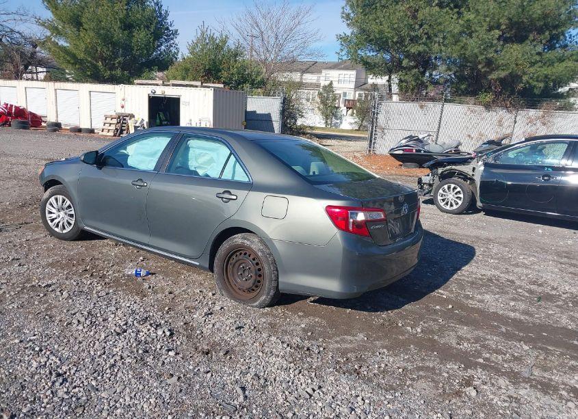Photo 3 of 2013 Toyota Camry LE (VIN 4T1BF1FK0DU723721)