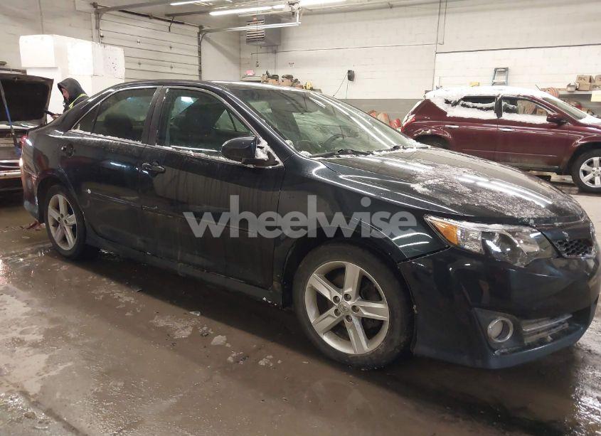 Photo 6 of 2014 Toyota Camry SE (VIN 4T1BF1FK0EU306066)