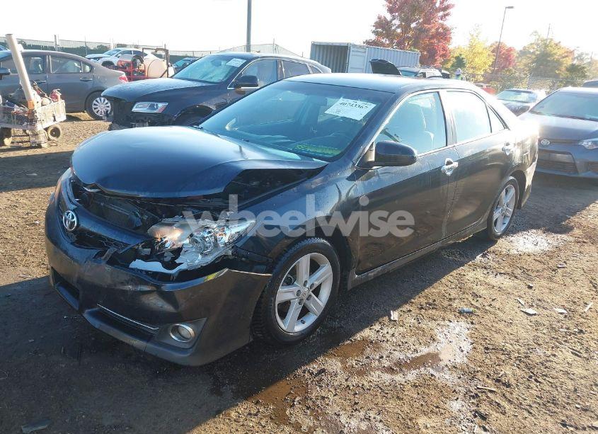 Photo 2 of 2014 Toyota Camry SE (VIN 4T1BF1FK0EU316113)