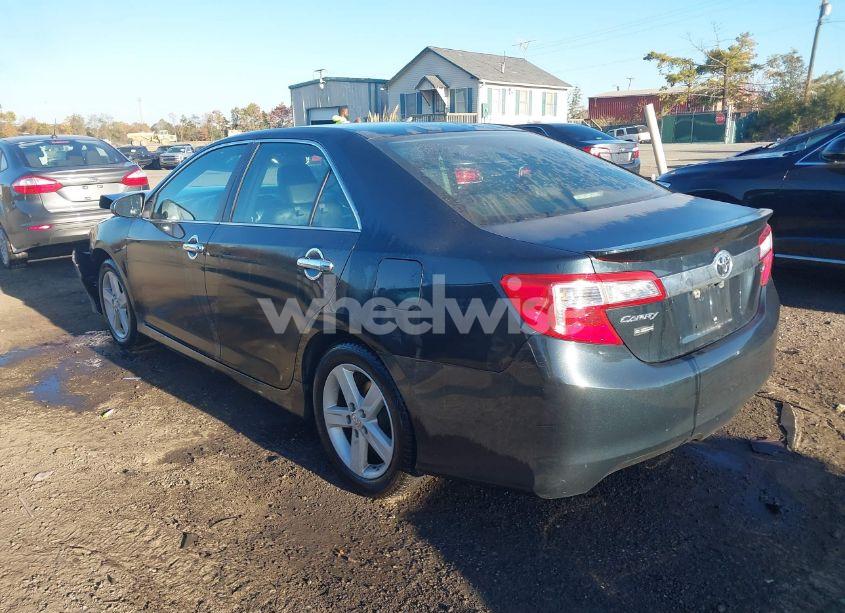 Photo 3 of 2014 Toyota Camry SE (VIN 4T1BF1FK0EU316113)