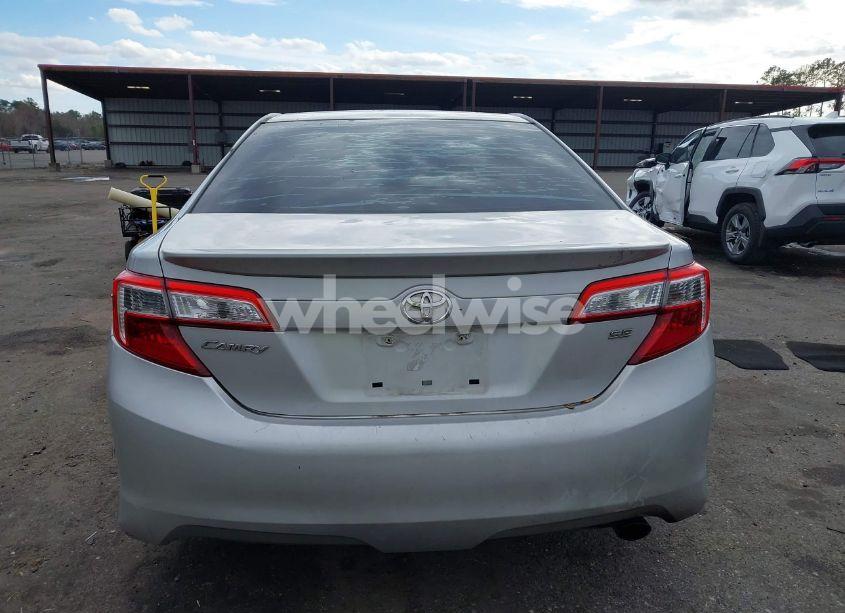 Photo 16 of 2014 Toyota Camry SE (VIN 4T1BF1FK0EU319786)