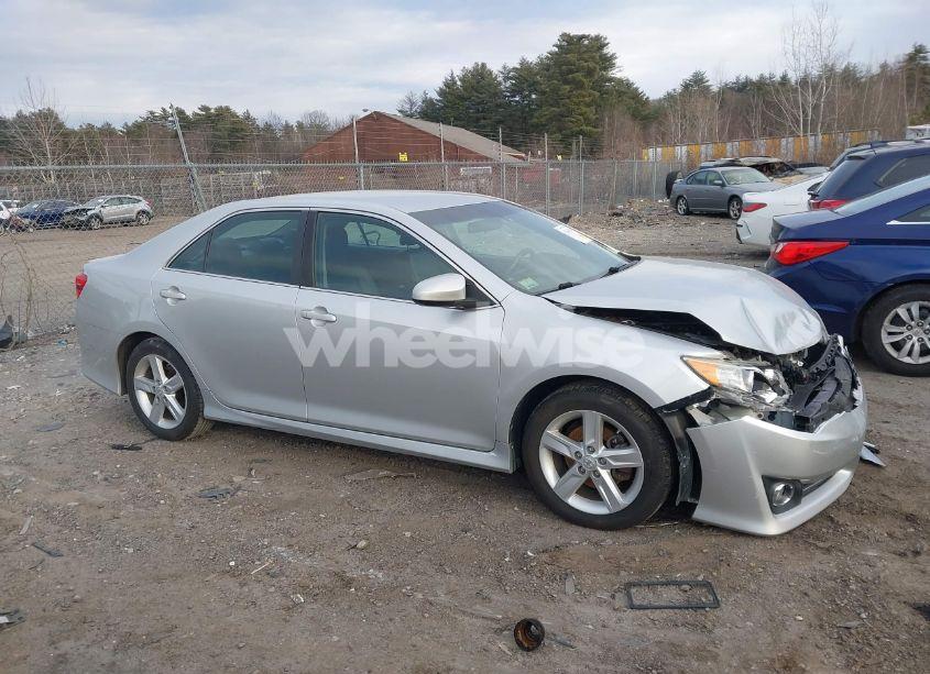 Photo 13 of 2014 Toyota Camry SE (VIN 4T1BF1FK0EU328908)