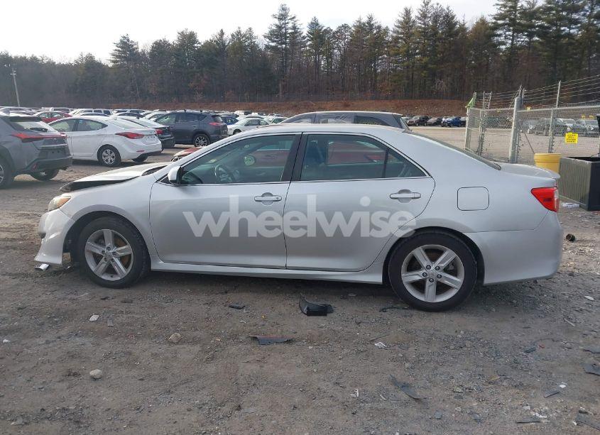 Photo 14 of 2014 Toyota Camry SE (VIN 4T1BF1FK0EU328908)