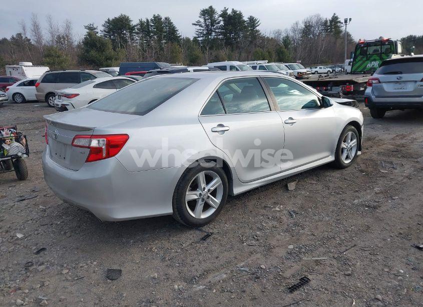 Photo 4 of 2014 Toyota Camry SE (VIN 4T1BF1FK0EU328908)