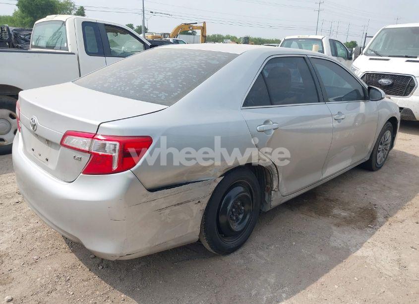 Photo 4 of 2014 Toyota Camry LE (VIN 4T1BF1FK0EU331159)