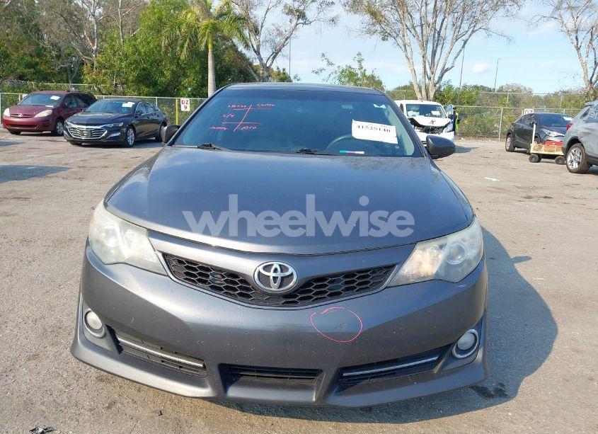 Photo 13 of 2014 Toyota Camry SE (VIN 4T1BF1FK0EU333445)