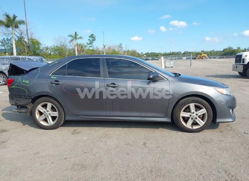 Photo 14 of 2014 Toyota Camry SE (VIN 4T1BF1FK0EU333445)
