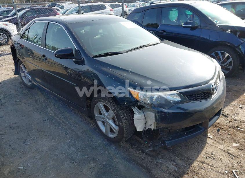 2014 Toyota Camry SE (VIN 4T1BF1FK0EU344123) main photo