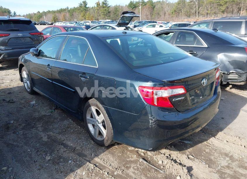 Photo 3 of 2014 Toyota Camry SE (VIN 4T1BF1FK0EU344123)