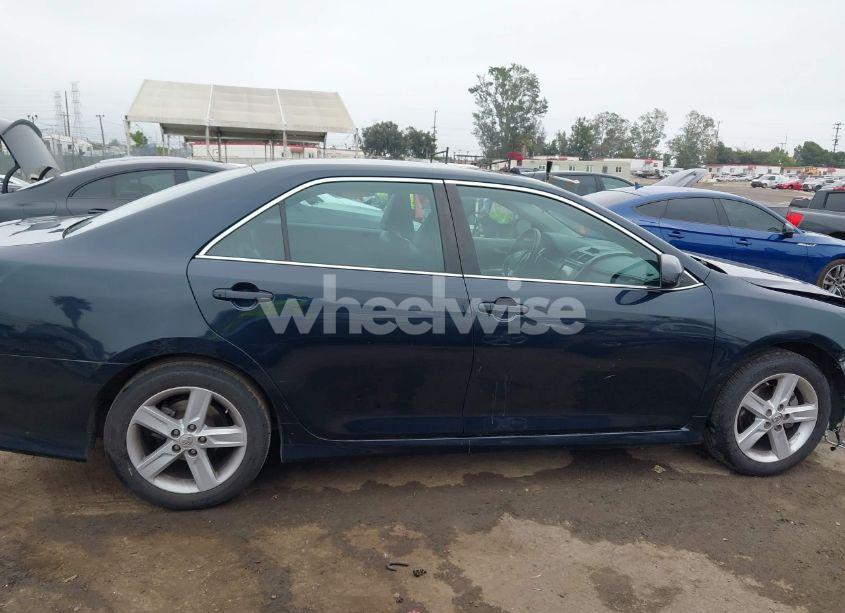 Photo 14 of 2014 Toyota Camry SE (VIN 4T1BF1FK0EU344817)