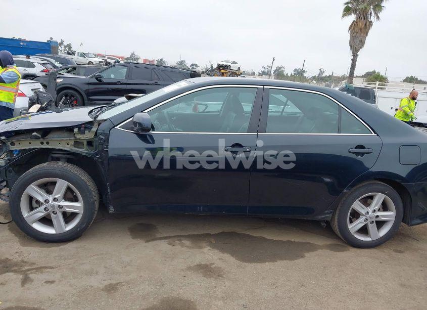 Photo 15 of 2014 Toyota Camry SE (VIN 4T1BF1FK0EU344817)