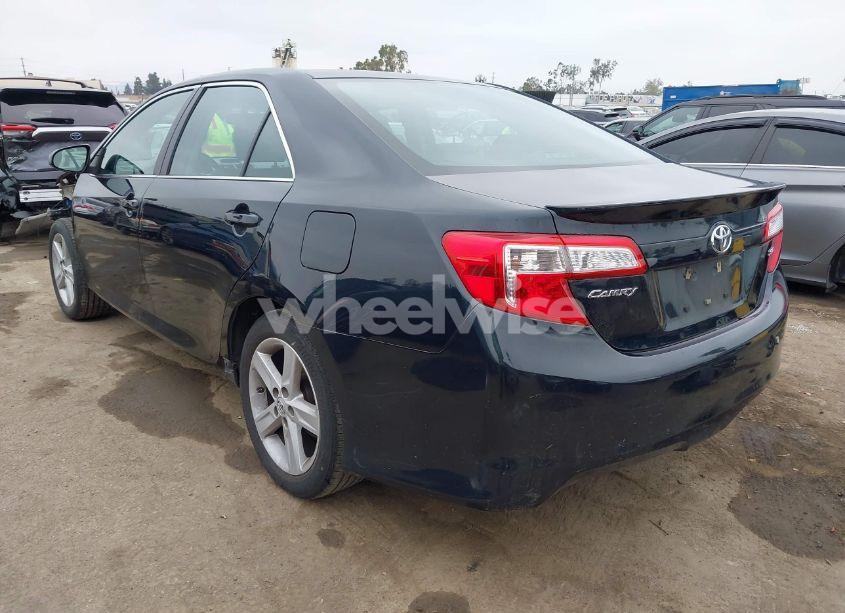 Photo 3 of 2014 Toyota Camry SE (VIN 4T1BF1FK0EU344817)