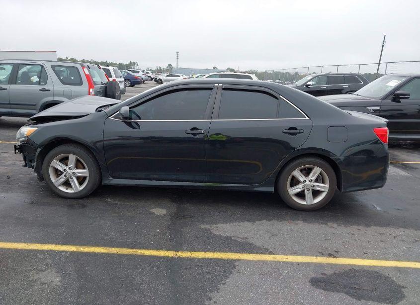 Photo 15 of 2014 Toyota Camry SE (VIN 4T1BF1FK0EU347281)