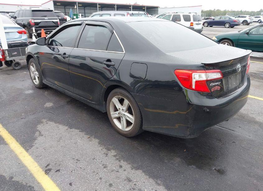 Photo 3 of 2014 Toyota Camry SE (VIN 4T1BF1FK0EU347281)