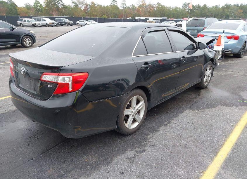 Photo 4 of 2014 Toyota Camry SE (VIN 4T1BF1FK0EU347281)