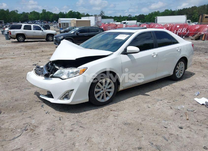 Photo 2 of 2014 Toyota Camry XLE (VIN 4T1BF1FK0EU357194)
