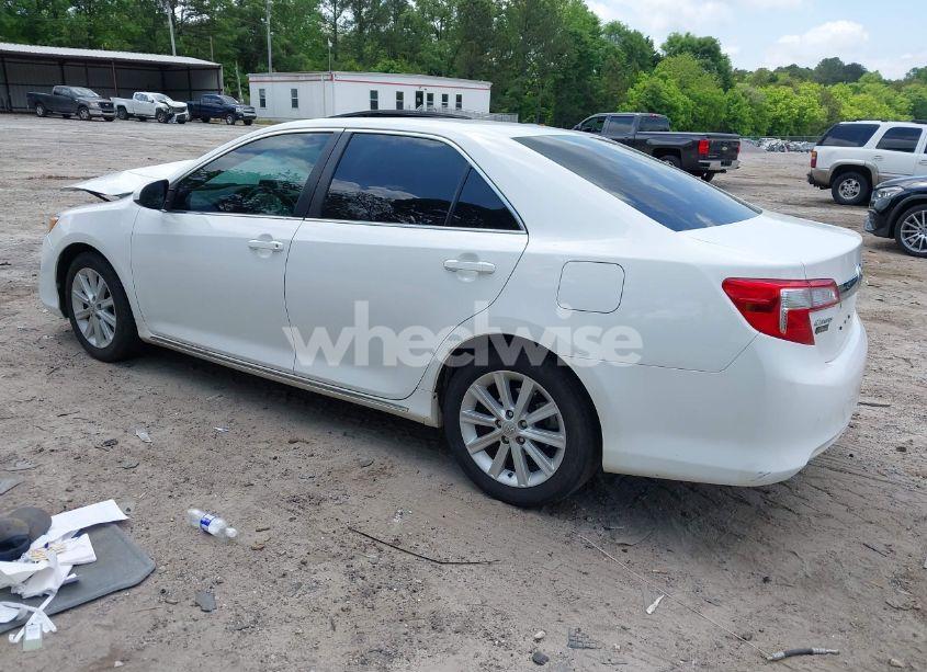 Photo 3 of 2014 Toyota Camry XLE (VIN 4T1BF1FK0EU357194)