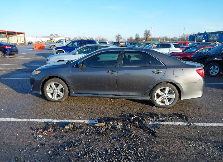 Photo 14 of 2014 Toyota Camry SE (VIN 4T1BF1FK0EU362783)