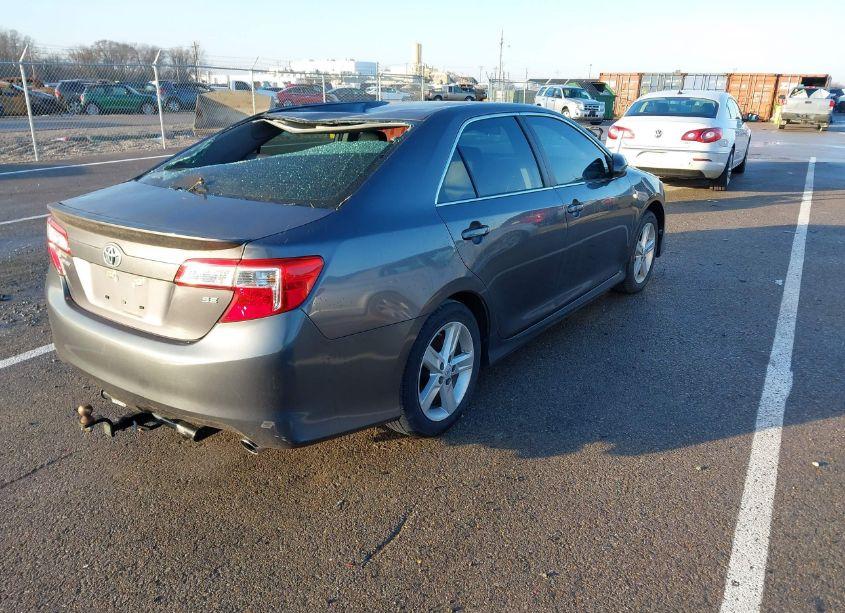 Photo 4 of 2014 Toyota Camry SE (VIN 4T1BF1FK0EU362783)