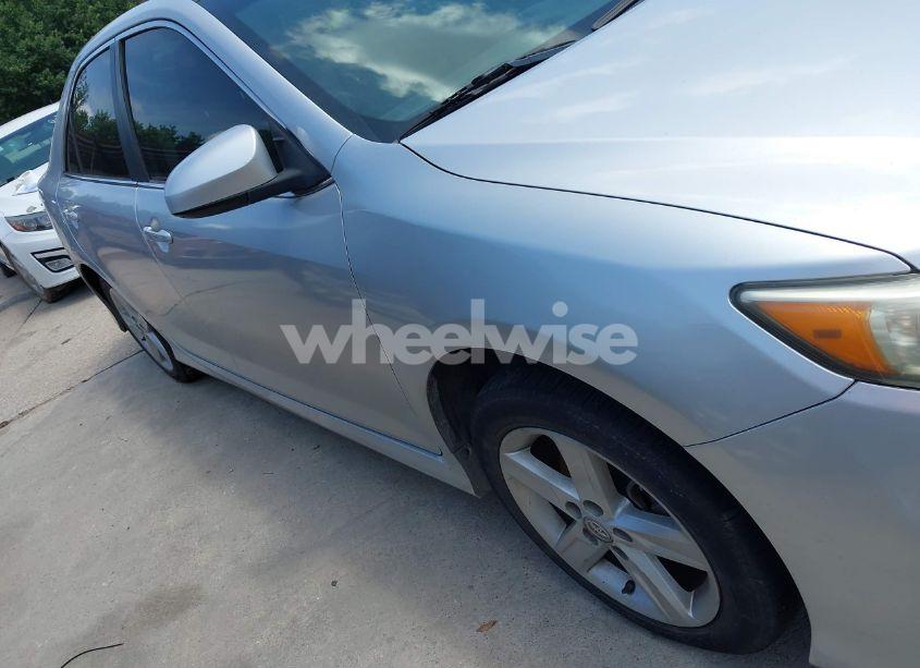 Photo 13 of 2014 Toyota Camry SE (VIN 4T1BF1FK0EU364758)