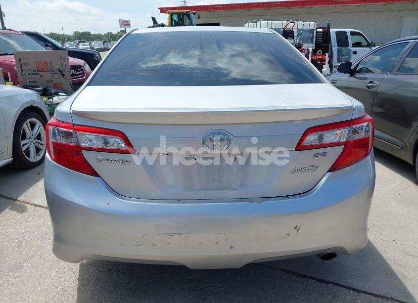 Photo 16 of 2014 Toyota Camry SE (VIN 4T1BF1FK0EU364758)