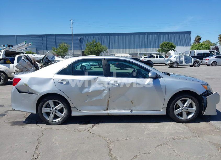Photo 13 of 2014 Toyota Camry SE (VIN 4T1BF1FK0EU371581)