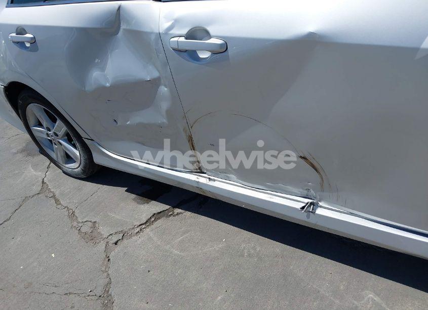 Photo 6 of 2014 Toyota Camry SE (VIN 4T1BF1FK0EU371581)